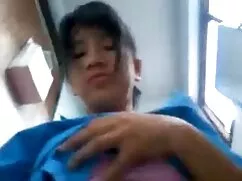 Cô ấy yêu liếm người ...