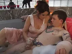 Thiếu niên Mario và  ...